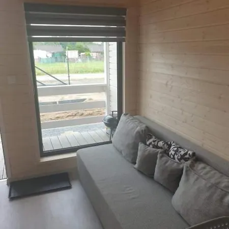 Przy Pogodnej 假日公园 尤斯托尼莫斯基